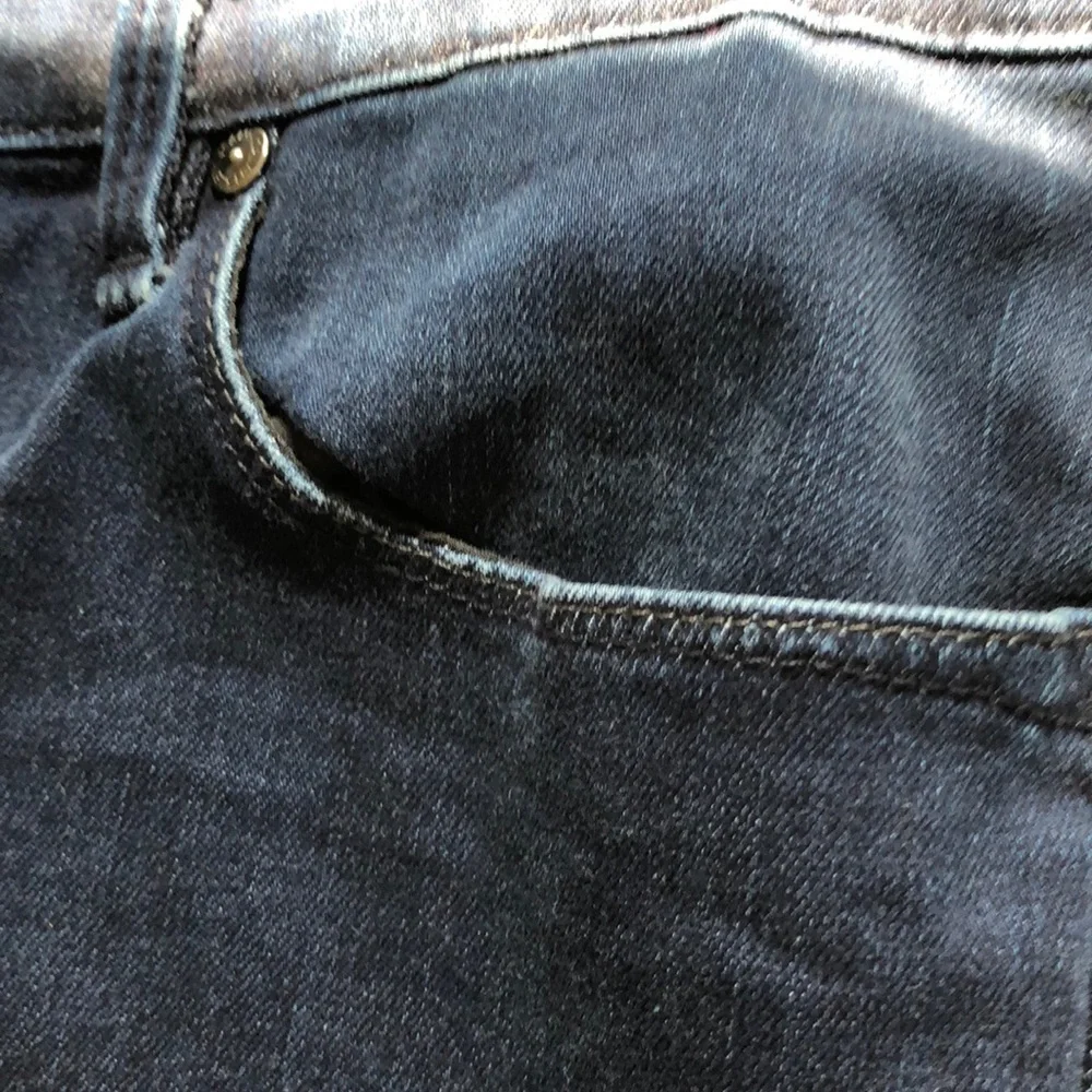 Model Off Duty Calvin Klein Dark‎ Wash Jeans RCKR KICK Dark Blue Size 33/16